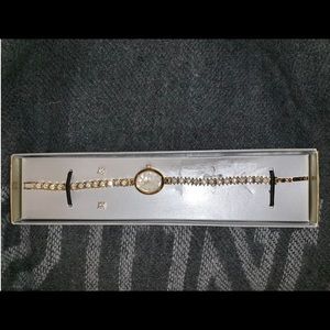 GORGEOUS VINTAGE WATCH AND EARRINGS MADE BY AVON